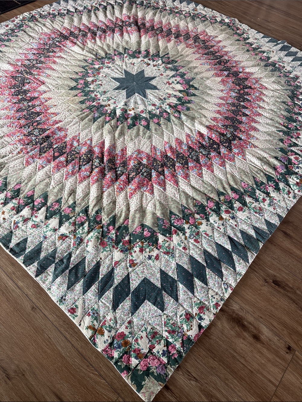 Vintage Handmade Floral Starburst Quilt - 82x82